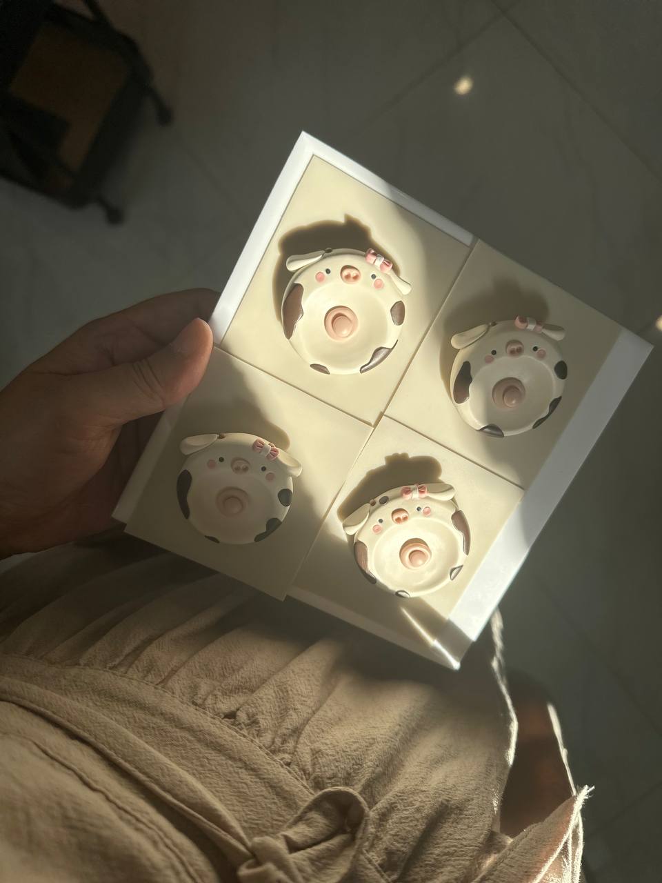 Đá Xoa Tay Moolet The Cow